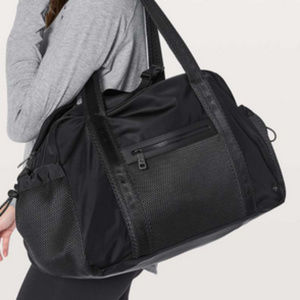 luluelemon Everywhere Duffel - NWT